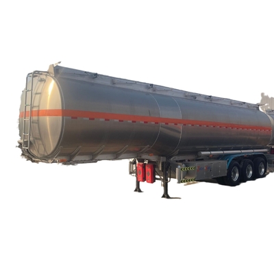 Semiremolque para camiones cisterna: diseñado para el transporte seguro y eficiente de combustible líquido y materiales peligrosos