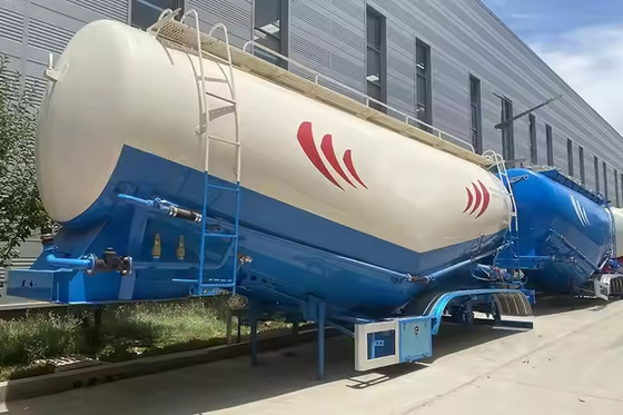 Cisterna de tres ejes de silos Semi remolque 40 45 50 toneladas Transporte de polvo para cemento