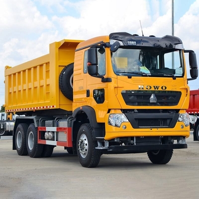 Howo marca 6x4 camión de descarga 375 caballos de fuerza transmisión manual diesel combustible nueva condición para la construcción en África