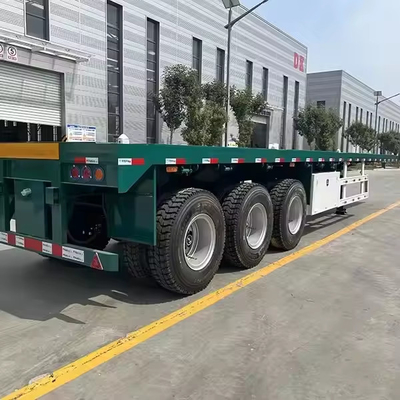 Trailer de cama plana de 40 pies y 45 pies Otro tanque de combustible instalado en el contenedor Trailer de cama plana Trailer de transporte de mercancías a granel