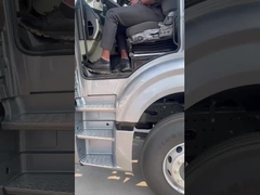 Camión tractor HOWO